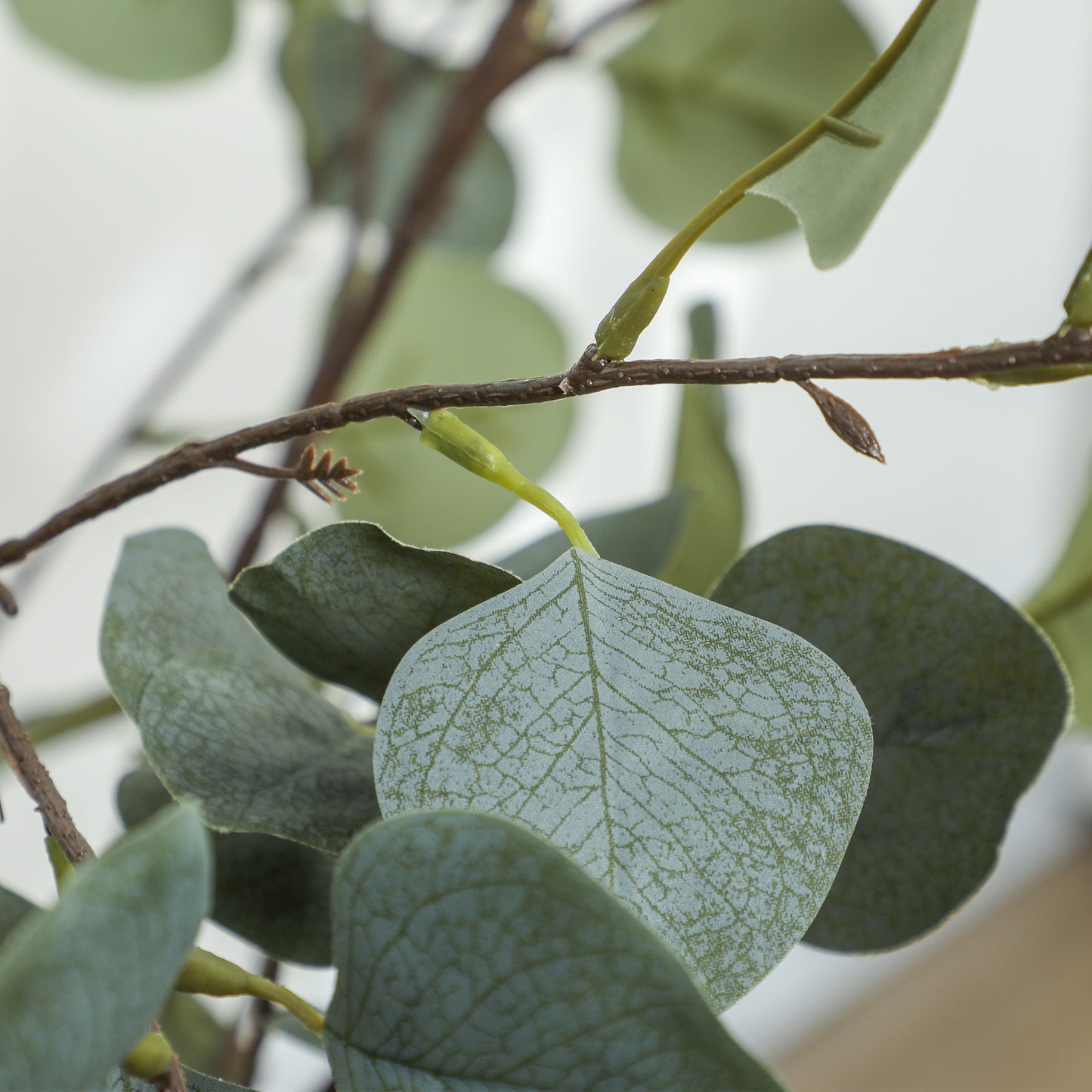 HOMCOM Set of 2 Decorative 4ft Artificial Silk Eucalyptus Trees with 230 Leaves in Pot, Fake Plants for Indoor Decor, Home, Office - Silver Dollar Leaves