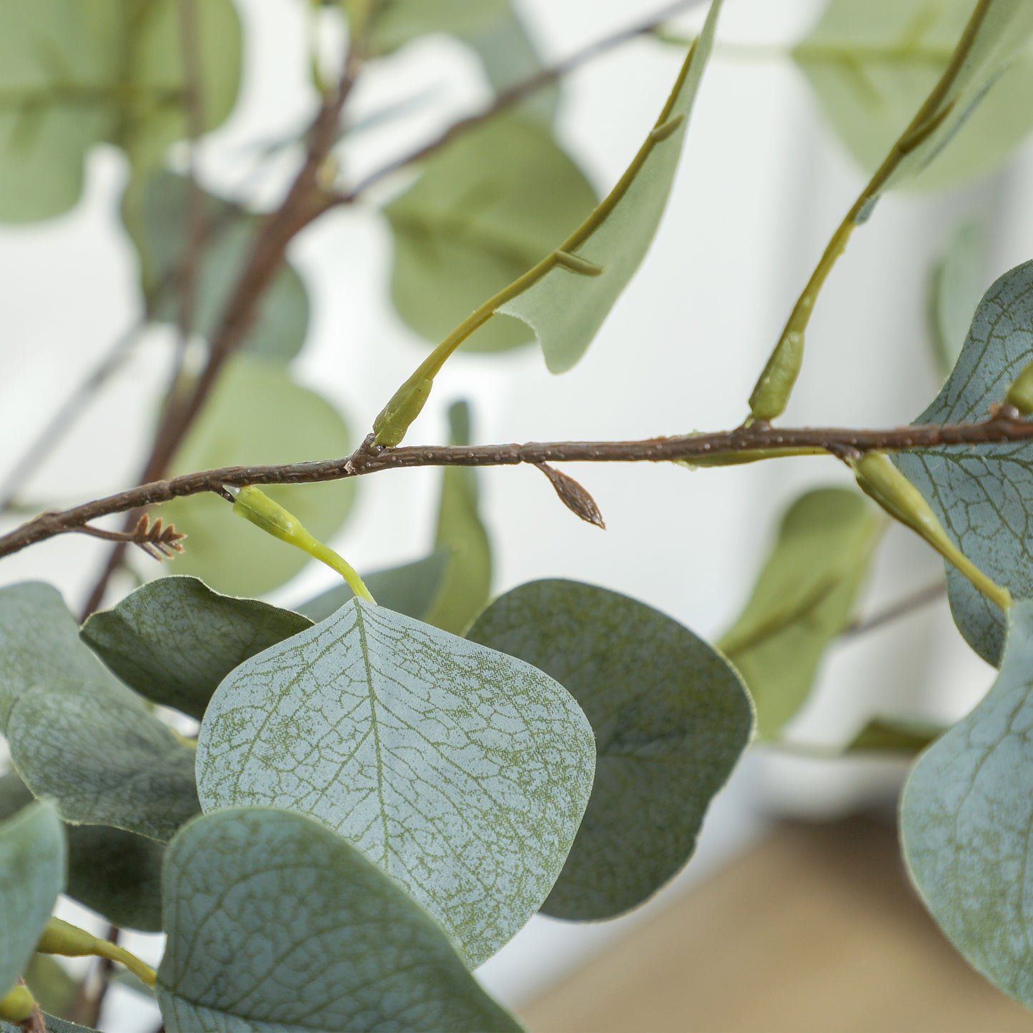 HOMCOM Decorative 5ft Silk Eucalyptus Tree with 230 Leaves in Pot, Fake Plant for Home, Office, Living Room, Indoor Decor, Green