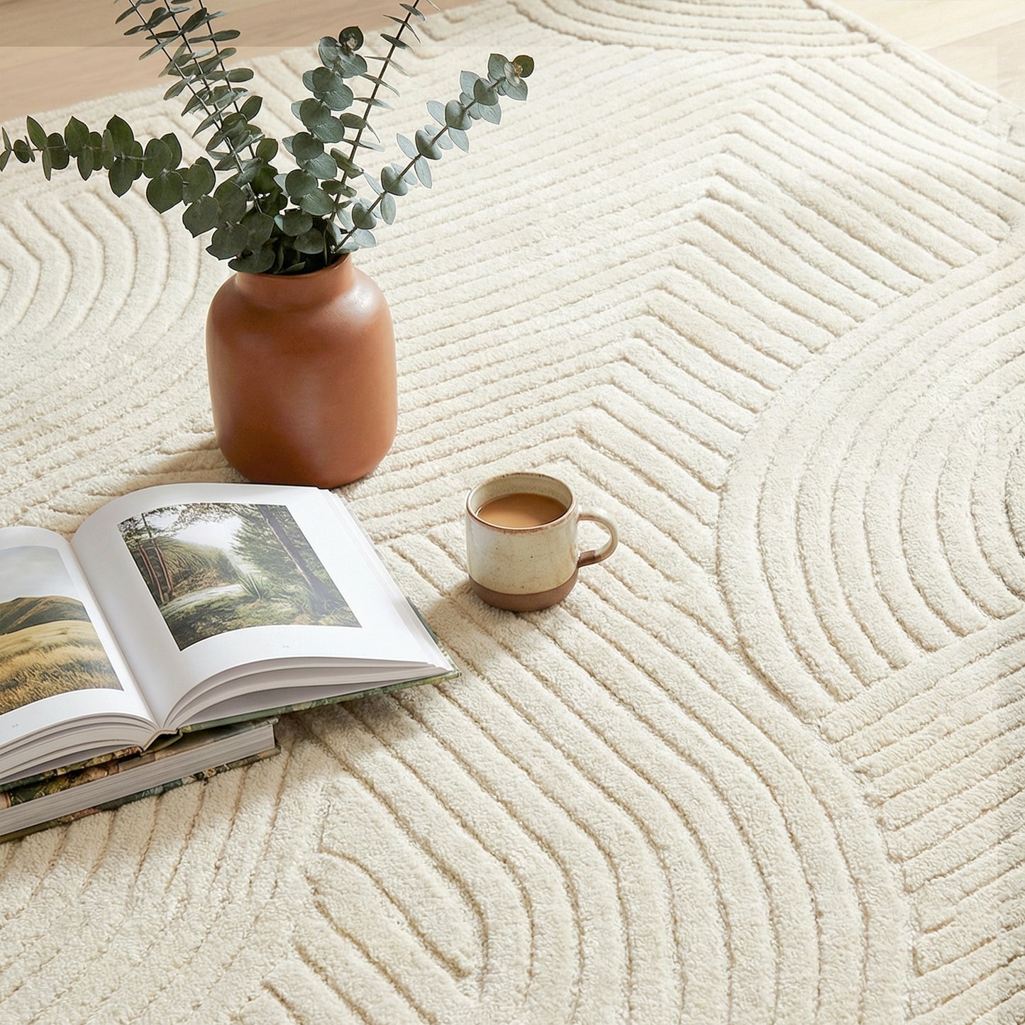 HOMCOM Modern Geometric Rug, Thick & Plush, Non-Slip, 200 x 140 cm – Cream, Living Room/Bedroom/Office