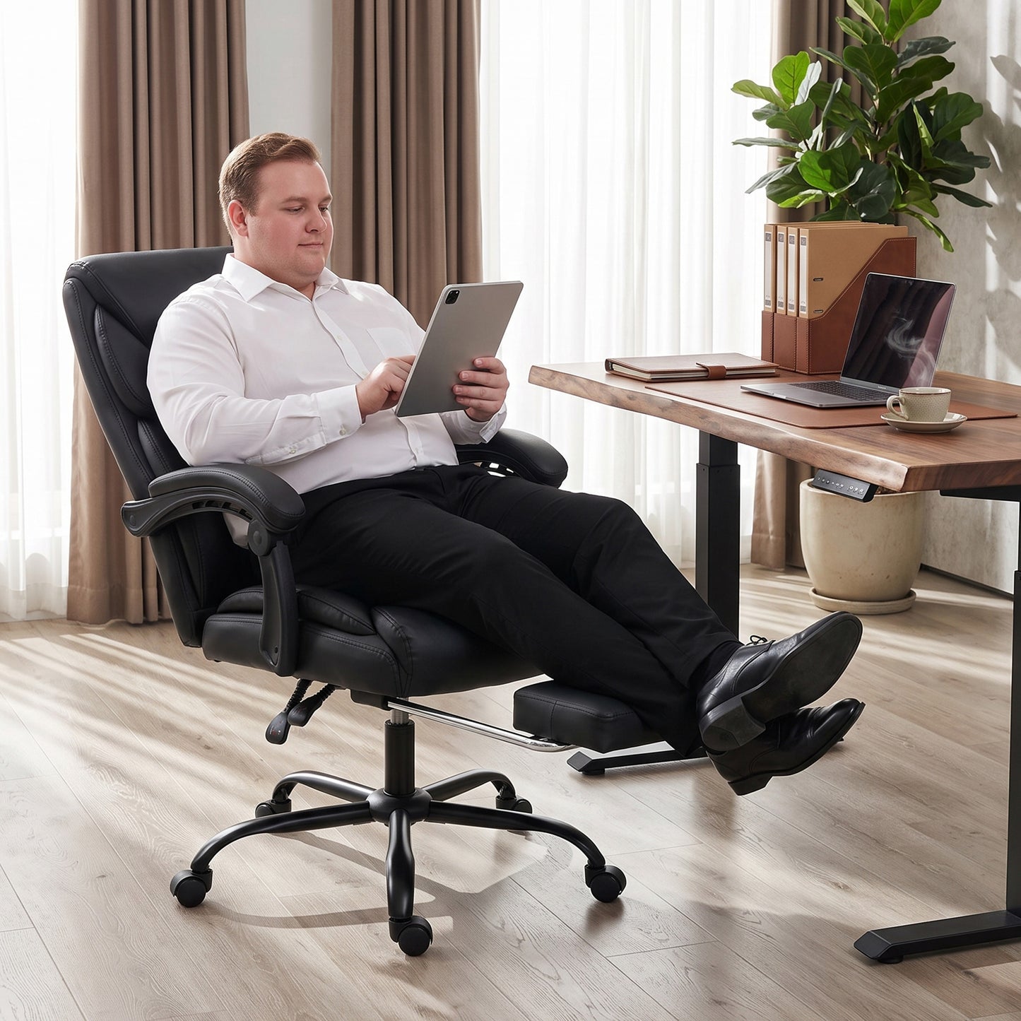 HOMCOM Executive Office Chair, 180kg Big and Tall PU Desk Chair with Linked Armrests, Black