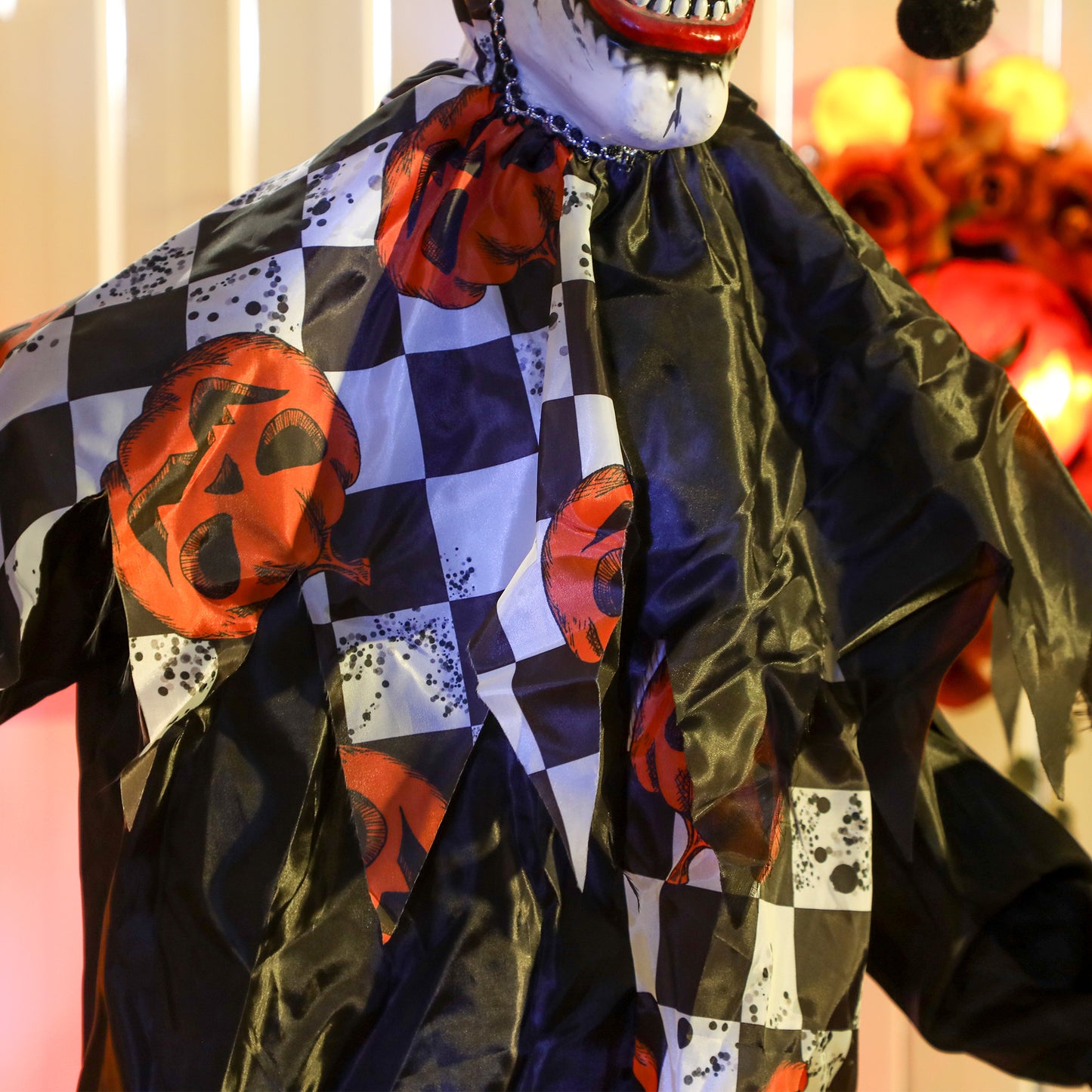 Outsunny Life Size Animated Clown & Skull Staff, Red Light Eyes, Sound-Activated Moving Arms & Head, Halloween Decor, Battery Operated, 183 cm, Red.