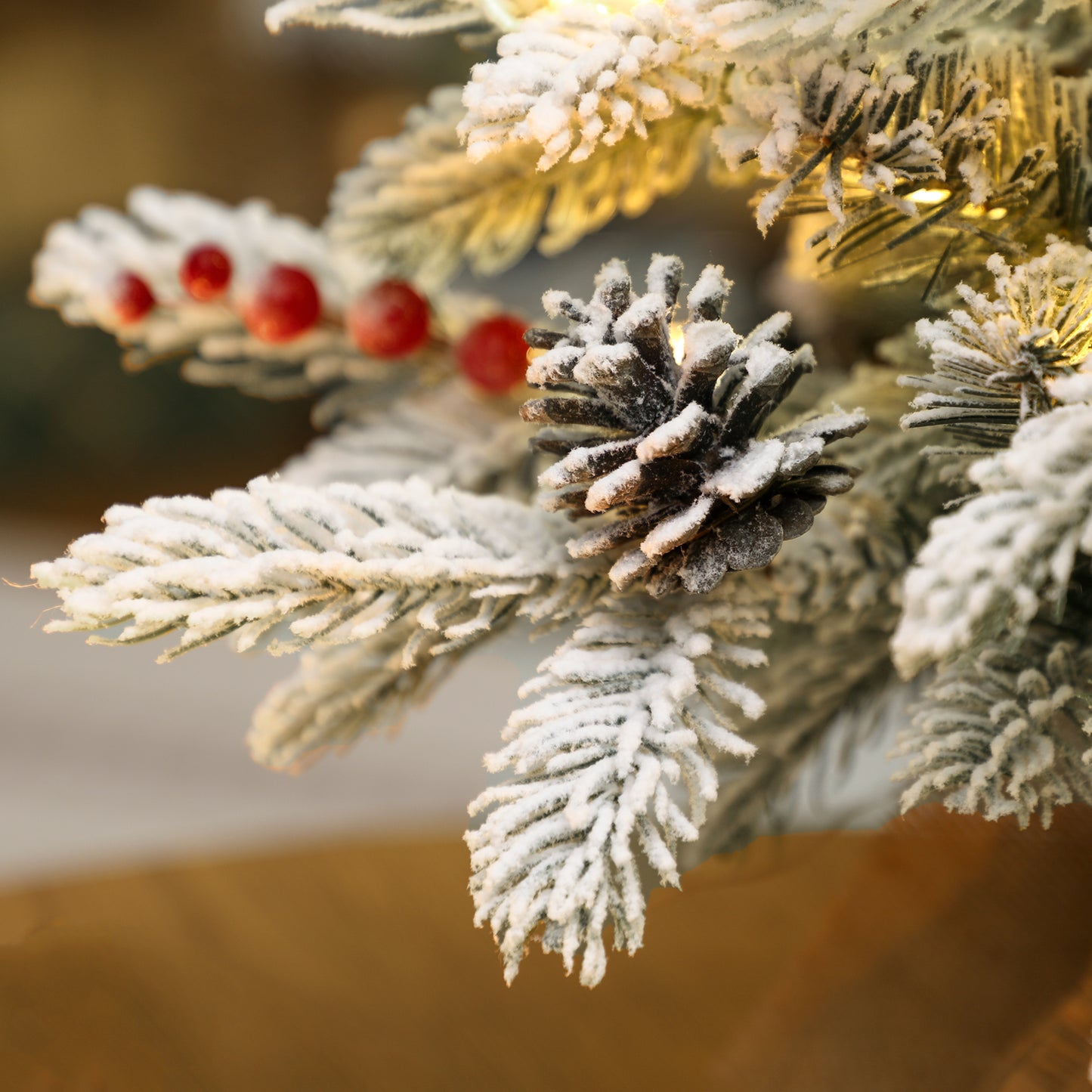 HOMCOM 60cm Prelit Christmas Tree w/ 35 LED Lights, Snow Flocked, Pine Cones, Berries, Linen Base, Battery Operated, Green