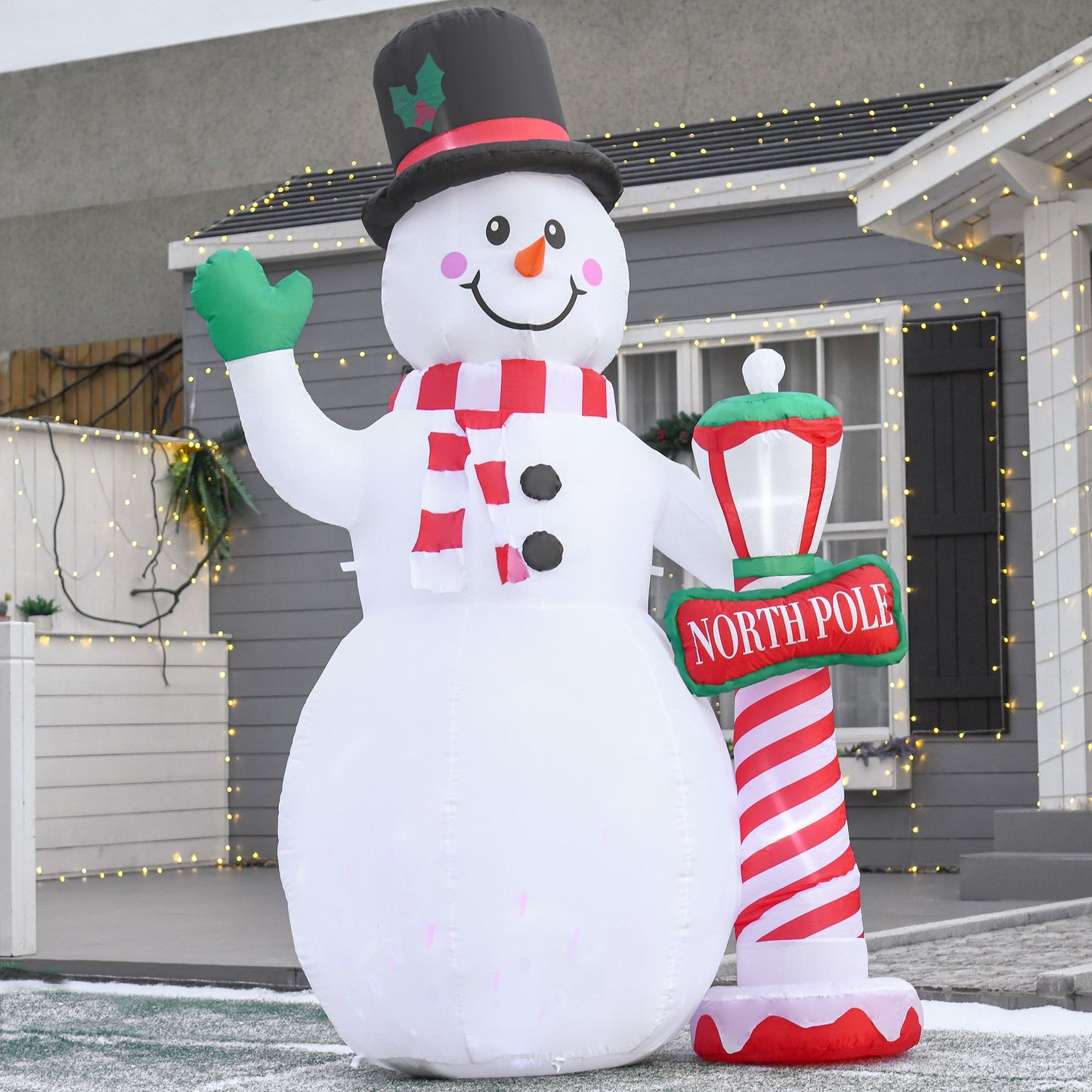 HOMCOM Christmas Inflatable Snowman with Street Lamp Lighted for Home Indoor Outdoor