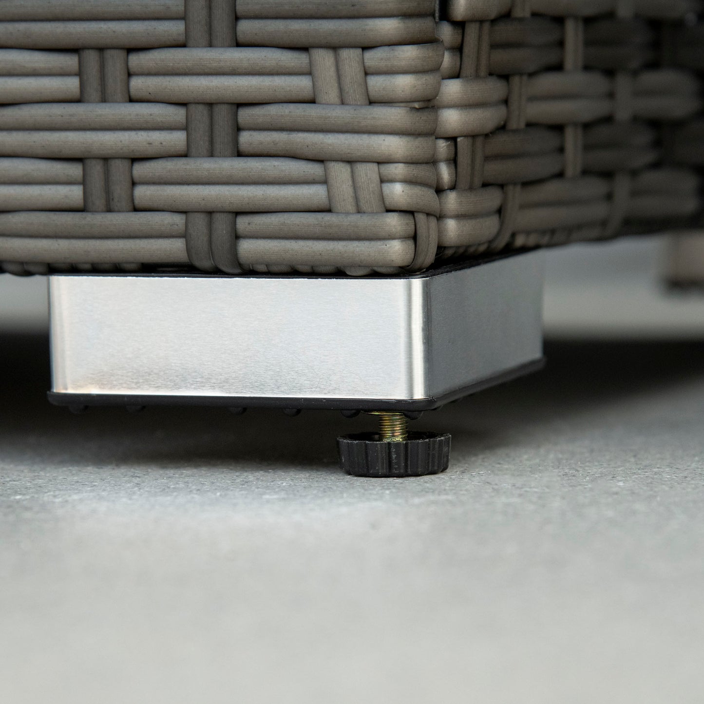 Outsunny 7 Piece Rattan Garden Furniture Set, 10-Seater Sofa Sectional with Cushioned Sofa Seat, Footstools and Expandable Glass Table for Yard, Poolside, Grey