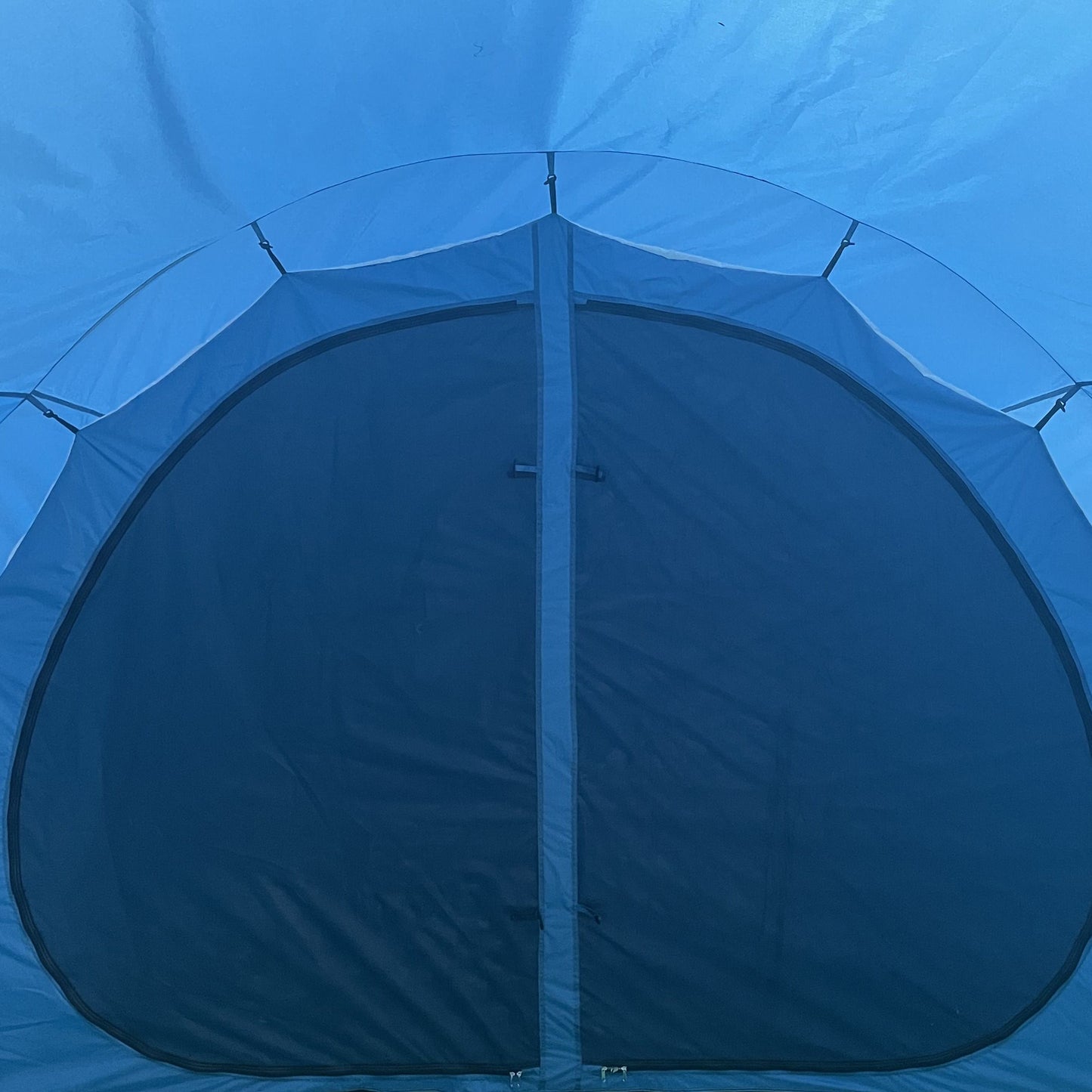 Outsunny 5-6 Man Tunnel Tent, Two Room Camping Tent with Sewn-In Floor, 2 Doors and Carry Bag, 2000mm Water Column for Fishing, Hiking, Sports, Festival