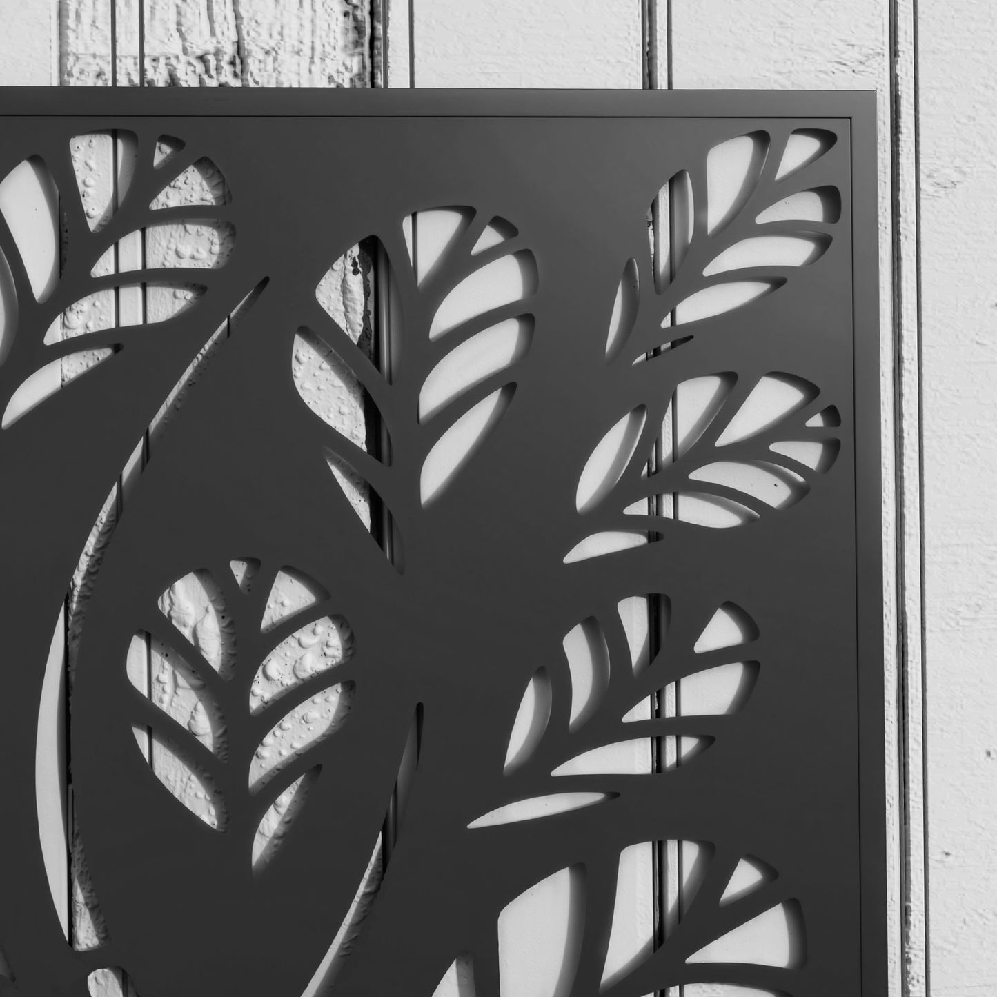 Outsunny Outdoor Metal Planter, with Tree Back Trellis - Black
