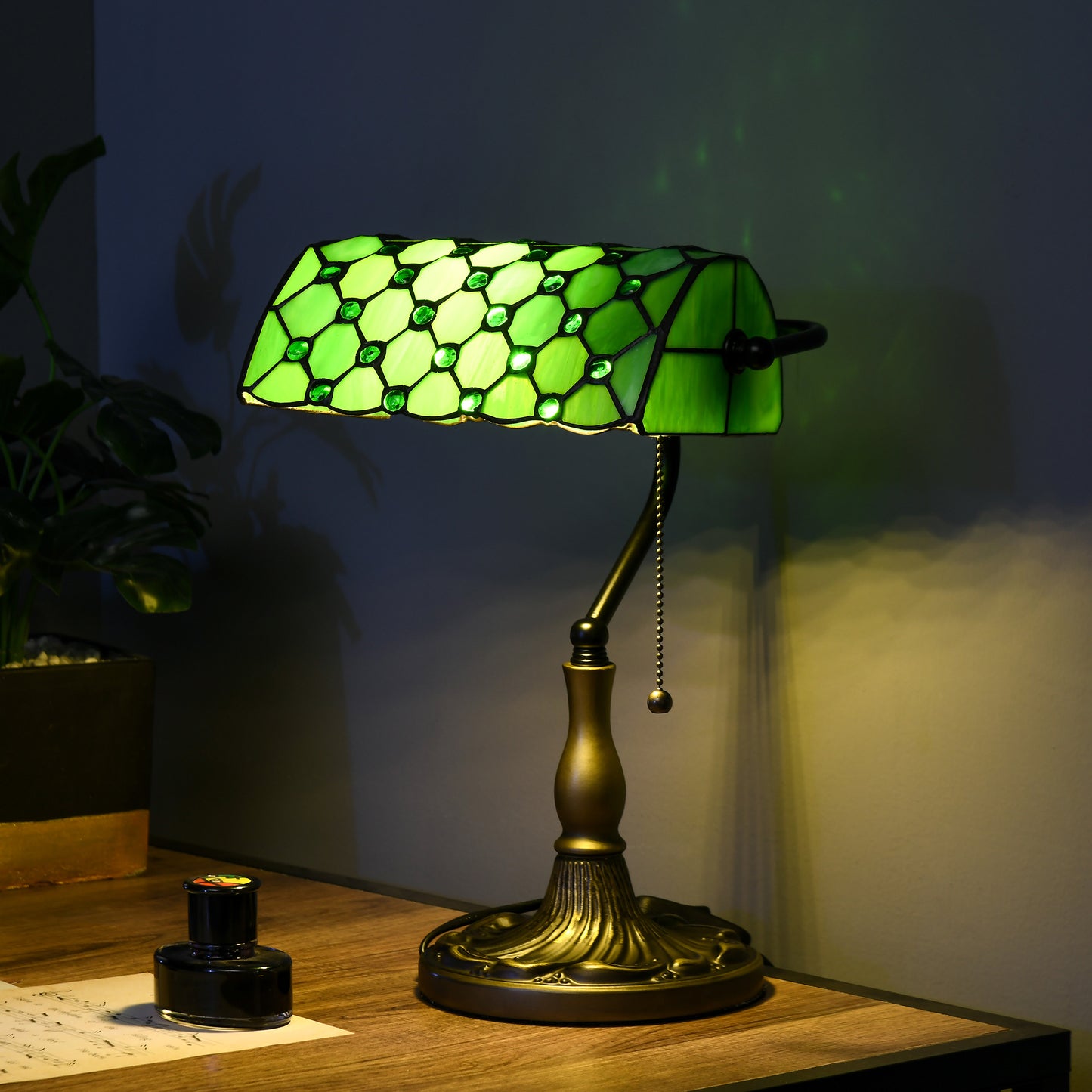 HOMCOM Tiffany Style Table Lamp with Green Shade, Metal Base, Pull Rope Switch