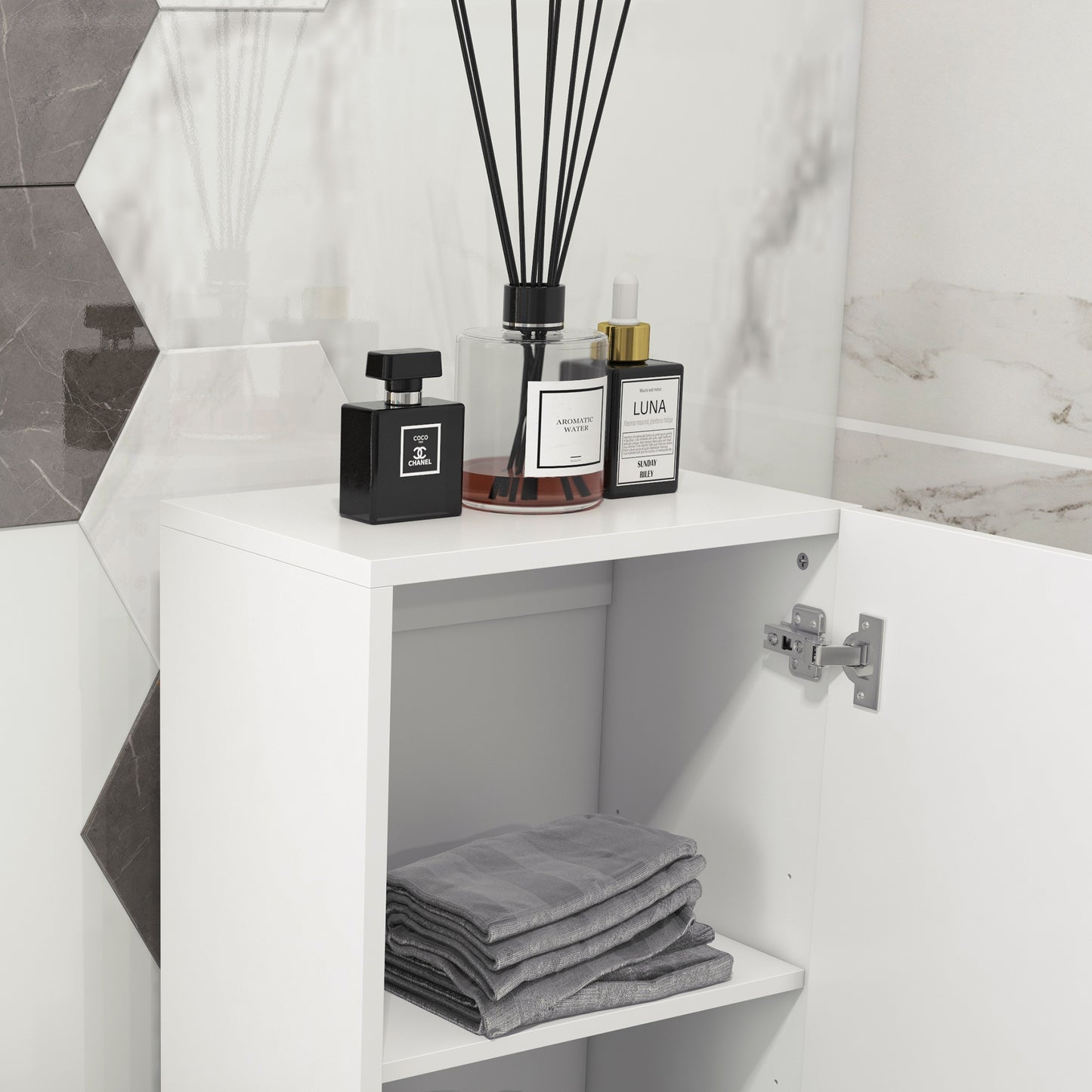 kleankin Bathroom Storage Unit, Tall Bathroom Cabinet with 2 Cupboards and Adjustable Shelves, White