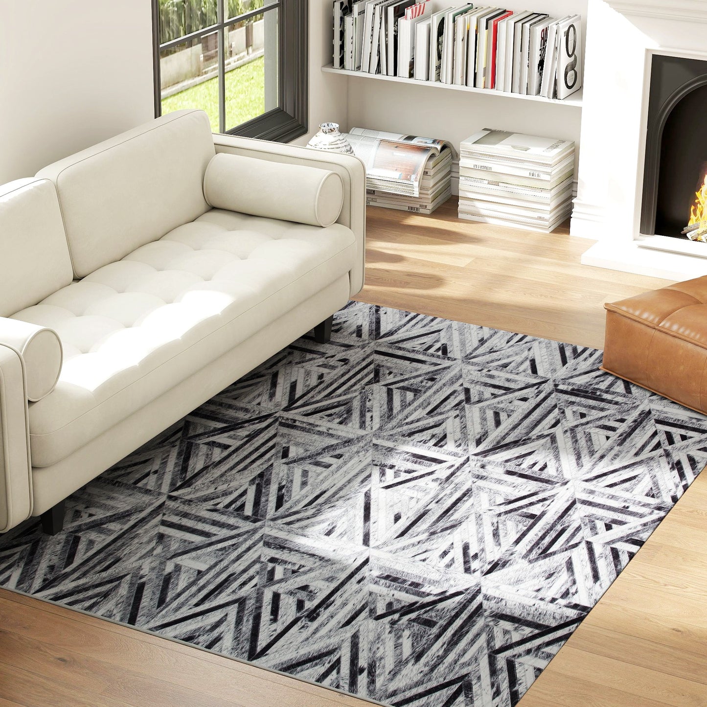 HOMCOM Modern Area Rug, Triangle Pattern Non-Slip Washable Chenille Floor Carpet, 230 x 160 cm, Black