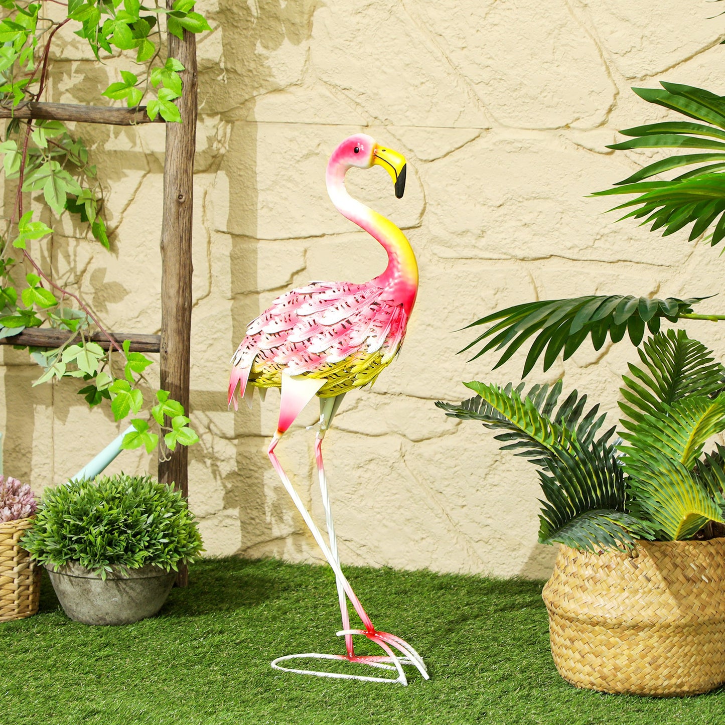 Outsunny Flamingo Garden Statue, Metal Bird Art Outdoor Sculpture with Ground Stakes for Pond Decoration, Pink