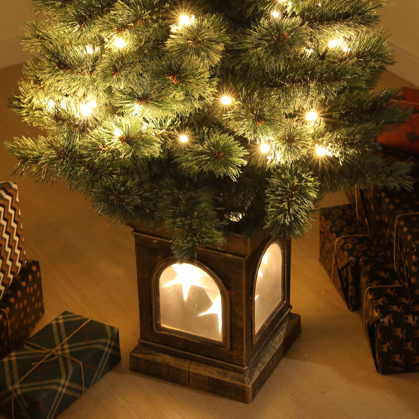 HOMCOM 4ft Artificial Christmas Tree with 80 Warm White LED Lights