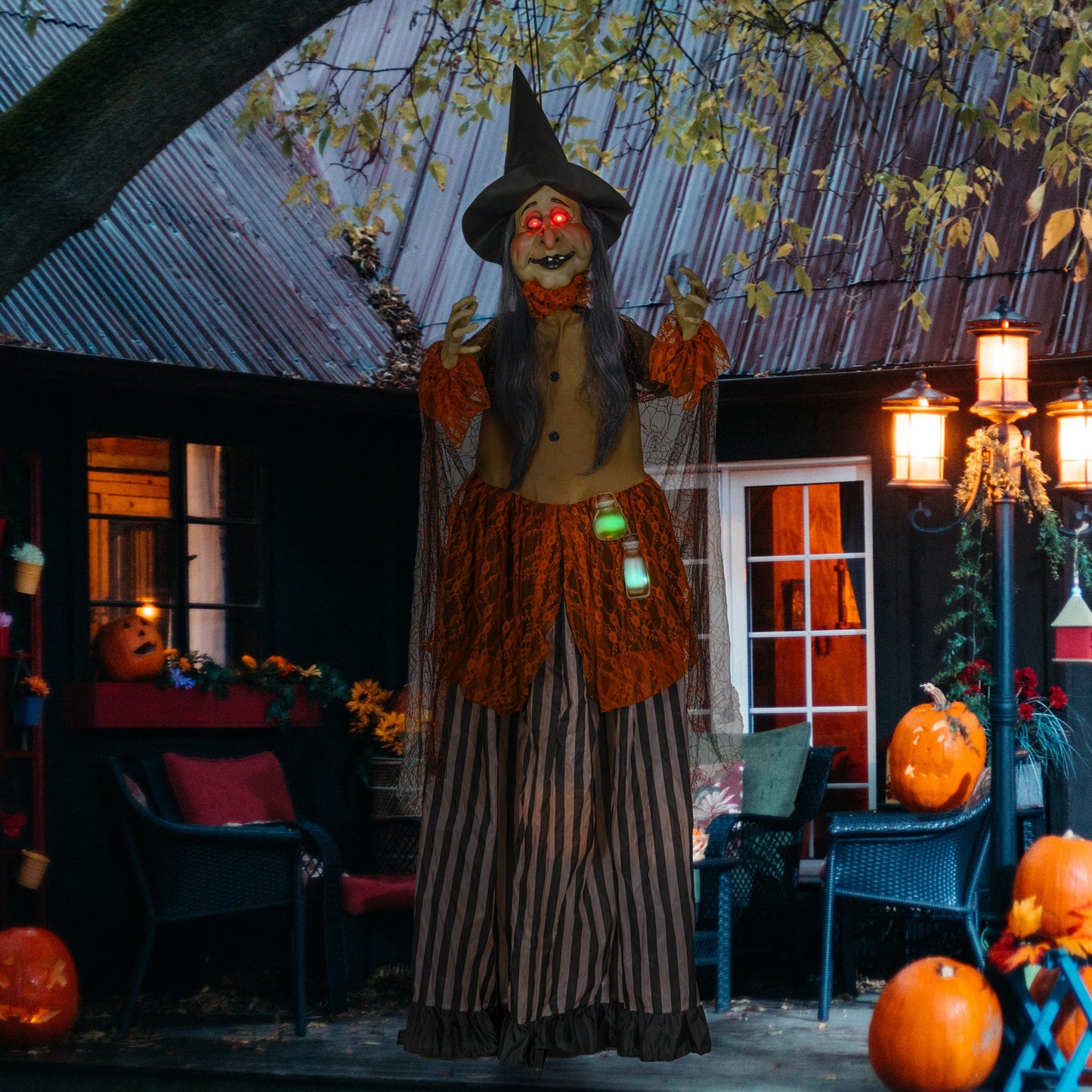 HOMCOM 183 cm Life Size Fat-Faced Witch Halloween Animatronic with Light Up Eyes and Sound Effects, Outdoor Decoration, Animated Prop - Black