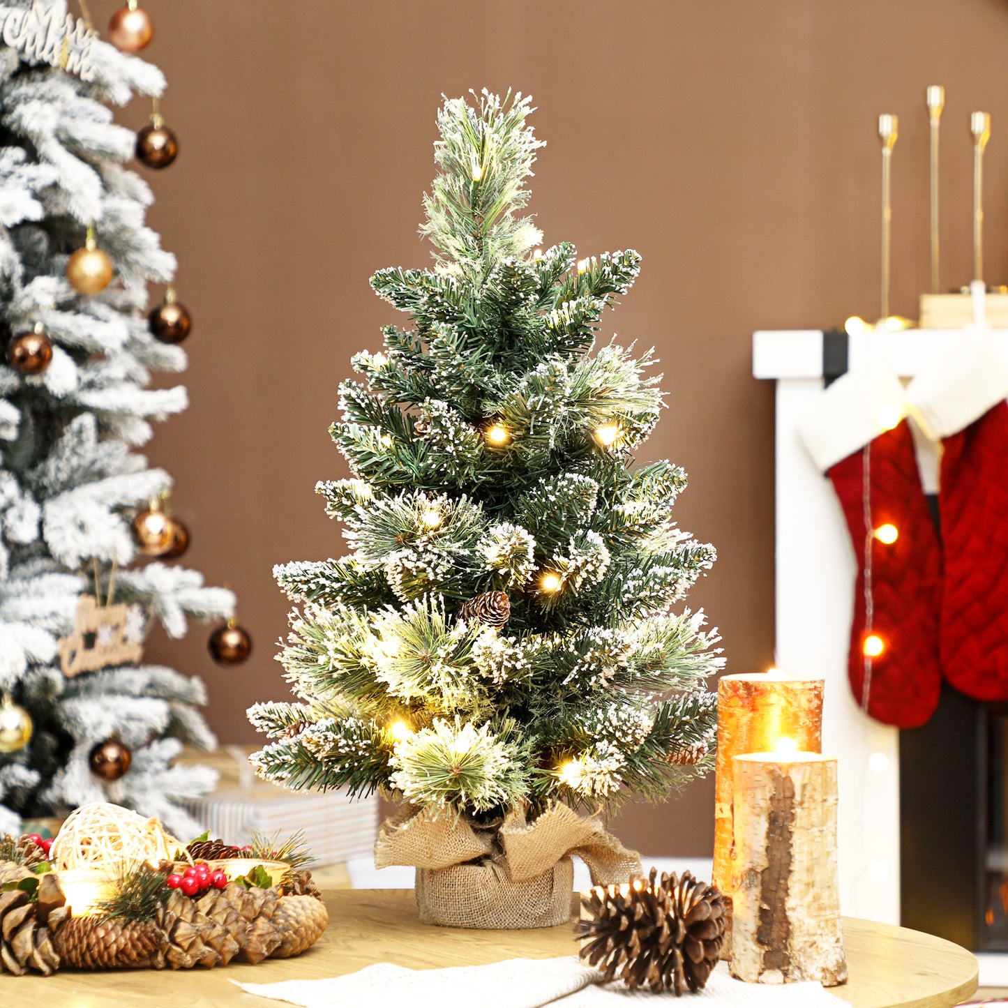 HOMCOM 60cm Prelit Christmas Tree, Snow Flocked Tabletop with 35 LED Lights, Pine Cones, Linen Base, Battery Operated, Green