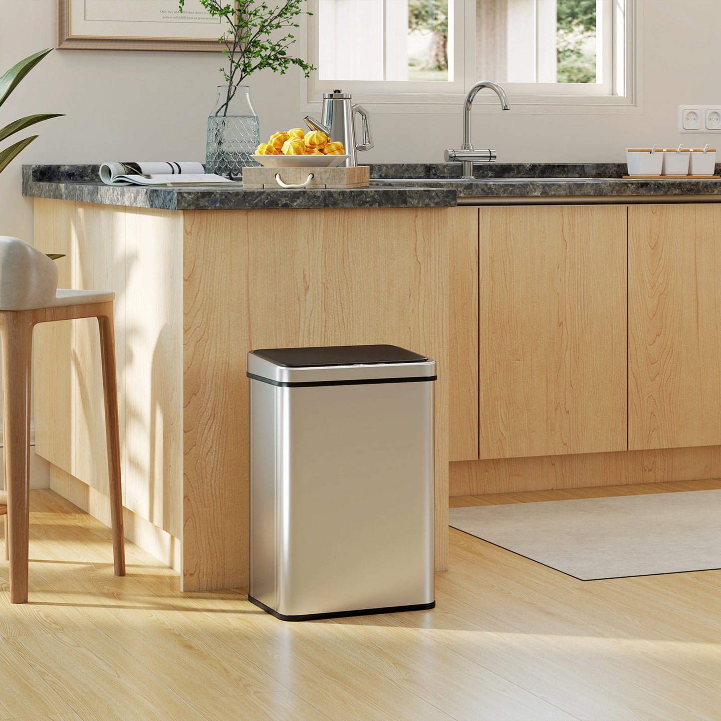 HOMCOM 40L Sensor Bin with Quiet Soft-Close Lid, Automatic Touchless Motion Sensor, Fingerprint Resistant, Silver Tone