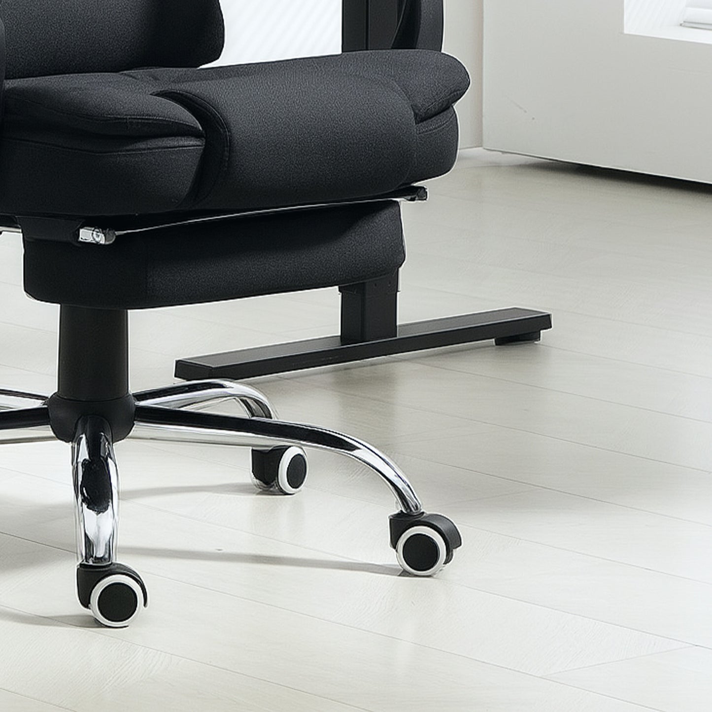 Vinsetto Heated 6 Points Vibration Massage Executive Office Chair, Black