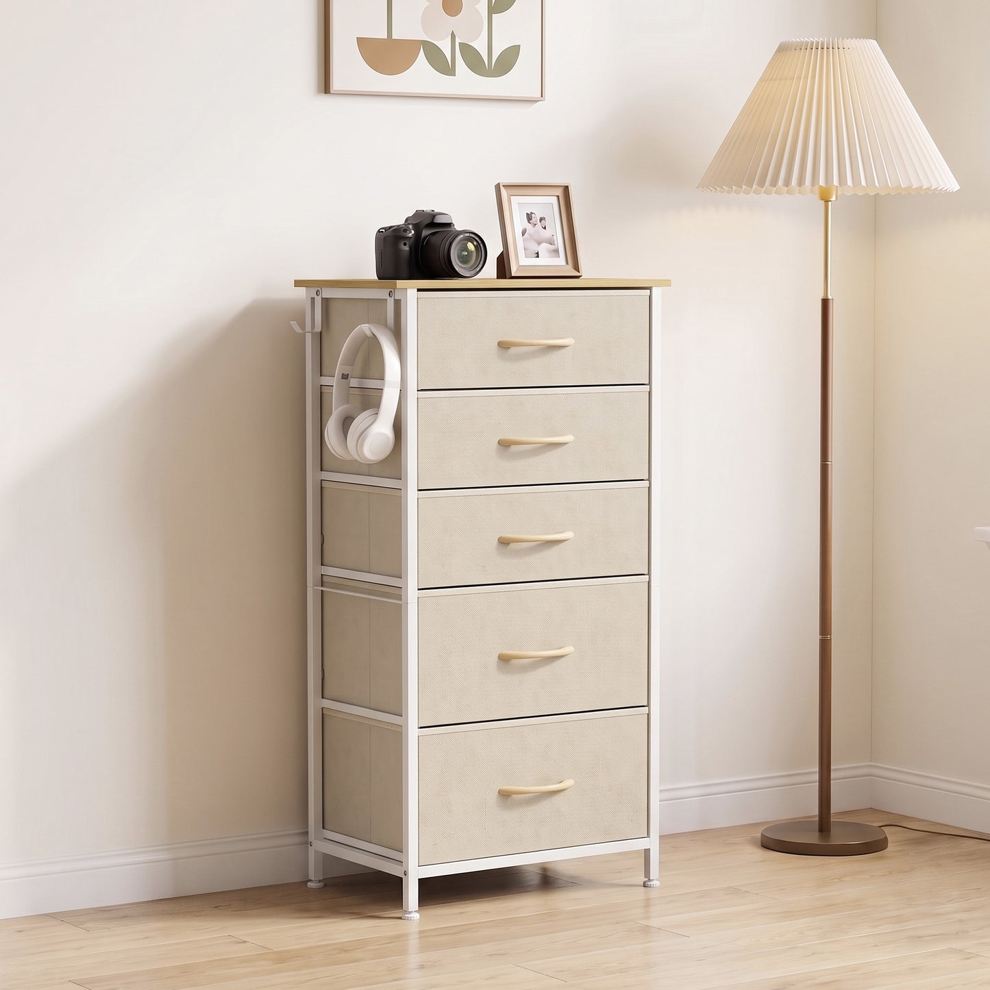 HOMCOM Chest of Drawers, Dresser with 5 Fabric Drawers, Tall Storage Unit with 4 Pockets and 2 Hooks Steel Frame, Beige