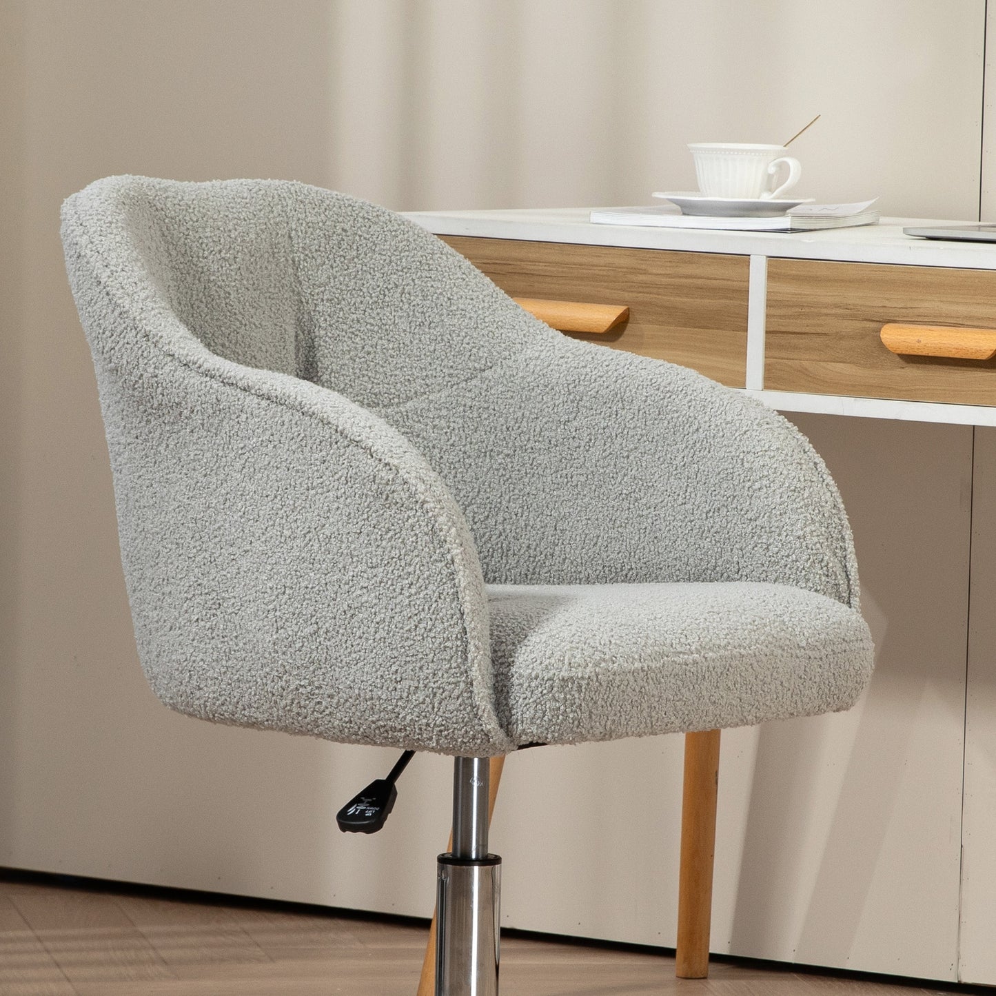 HOMCOM Computer Desk Chair, Fluffy Fabric Swivel Office Chair, Makeup Vanity Chair with Height Adjustable, Wheels, for Home Study Bedroom, Grey