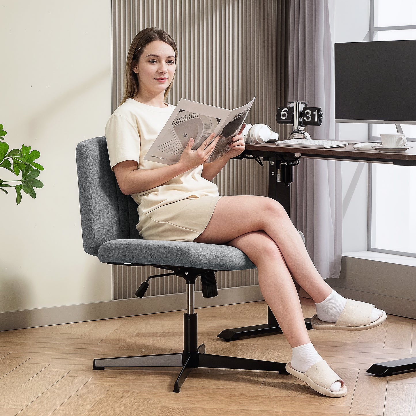 HOMCOM Armless Office Chair, Criss Cross Legs, Wide Seat, Adjustable Swivel, Thick Padding, Tilt Function for Home Office, Grey