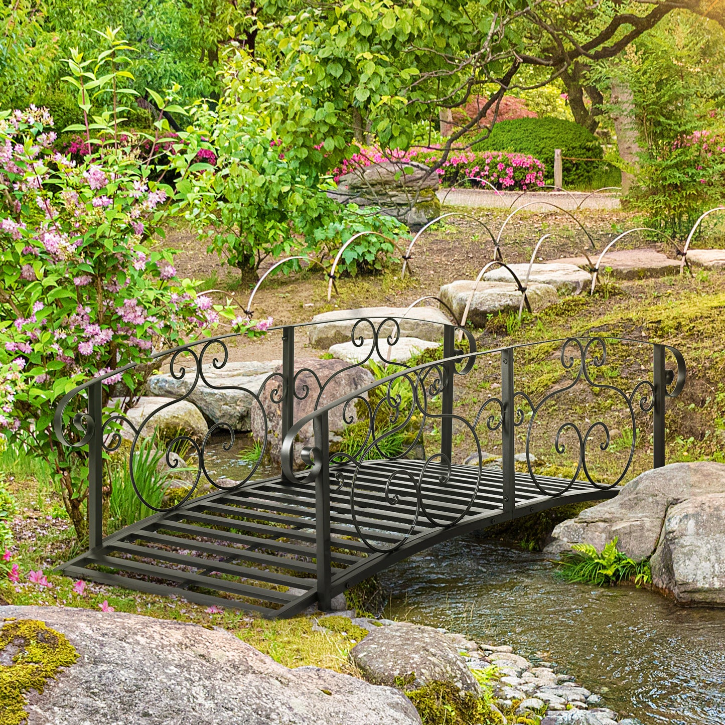 Outsunny 184cm Metal Arch Garden Garden Bridge, Safety Siderails, Arc Footbridge for Garden Creek, Stream, Pond, Black