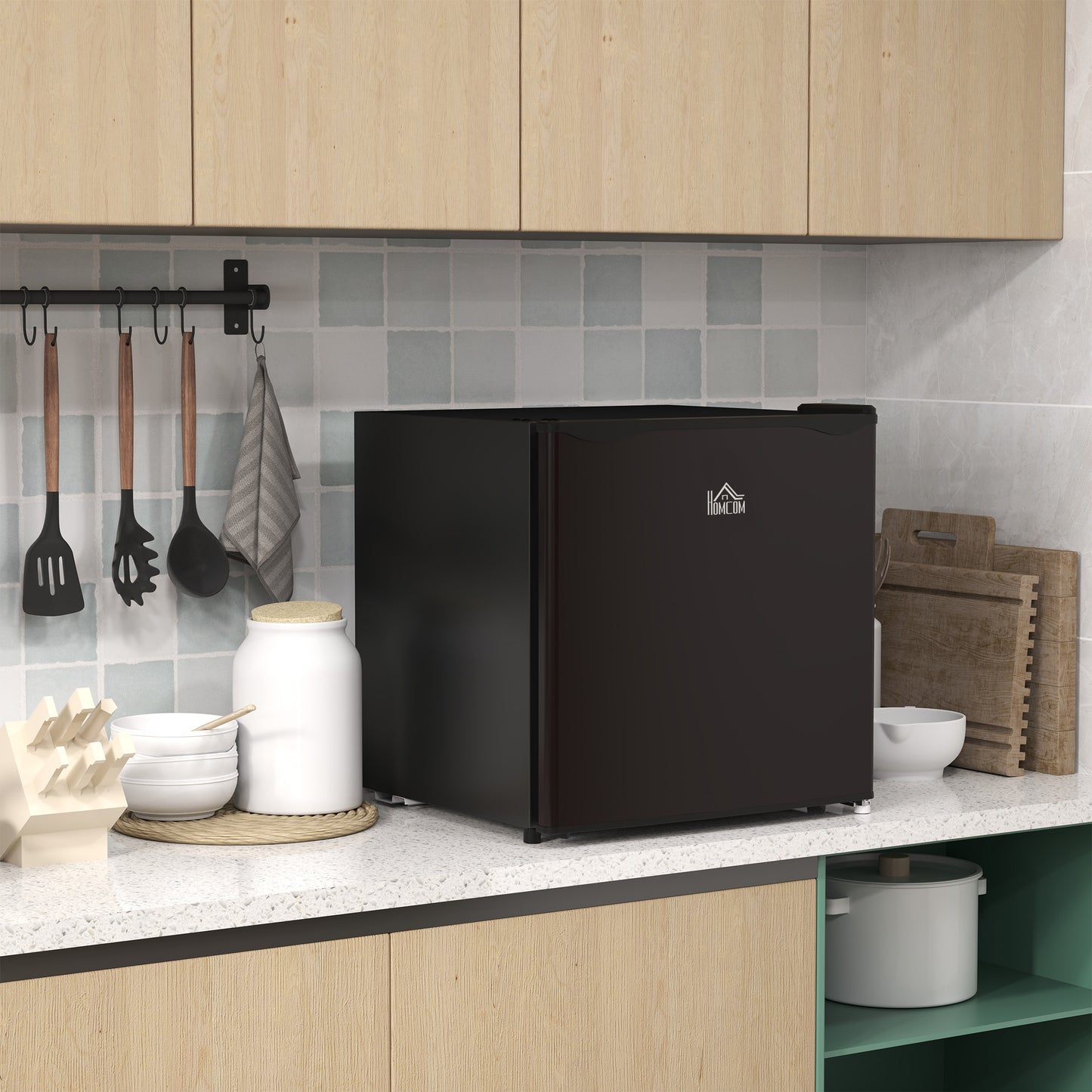 HOMCOM 35L Mini Freezer, -24℃ to -14℃ Temperature - Black