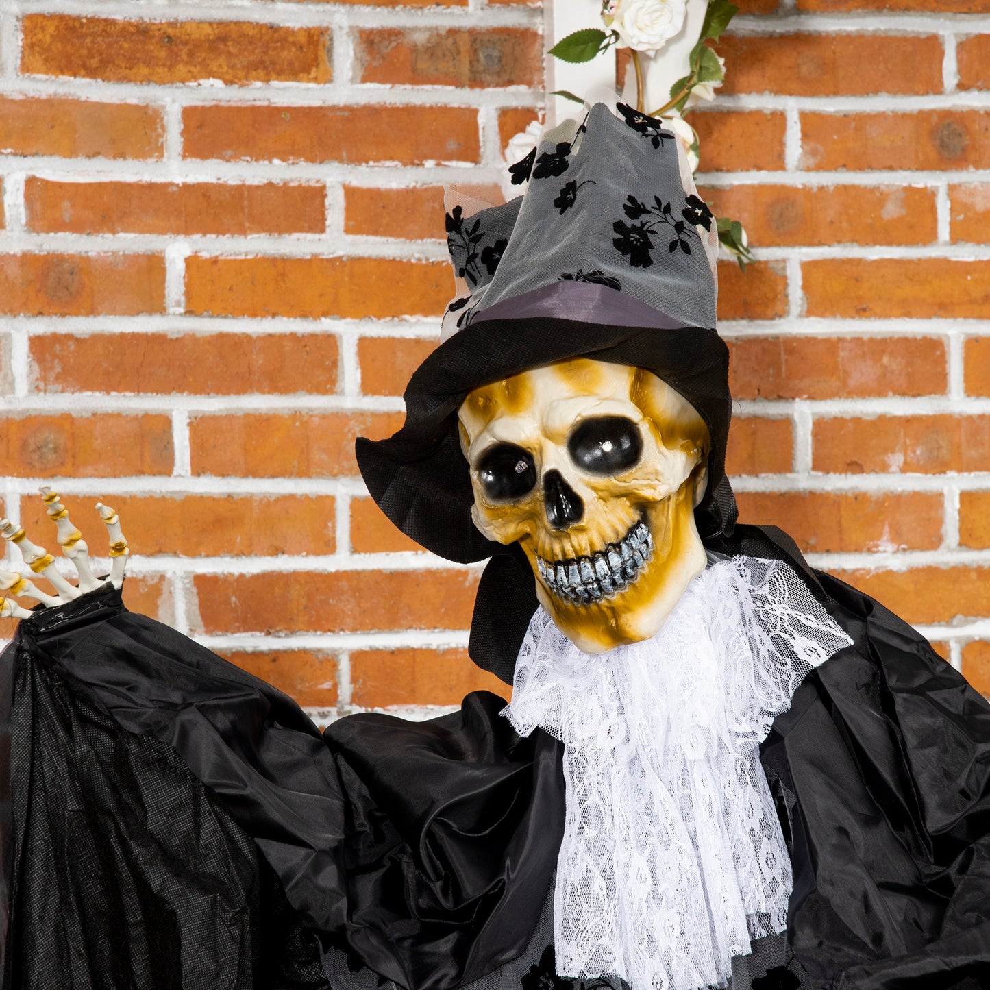Outsunny Life Size Outdoor Halloween Ghost Bridegroom, Sound & Motion Activated Animatronic Prop with Light Up Eyes, Howling Sound, 189cm, White