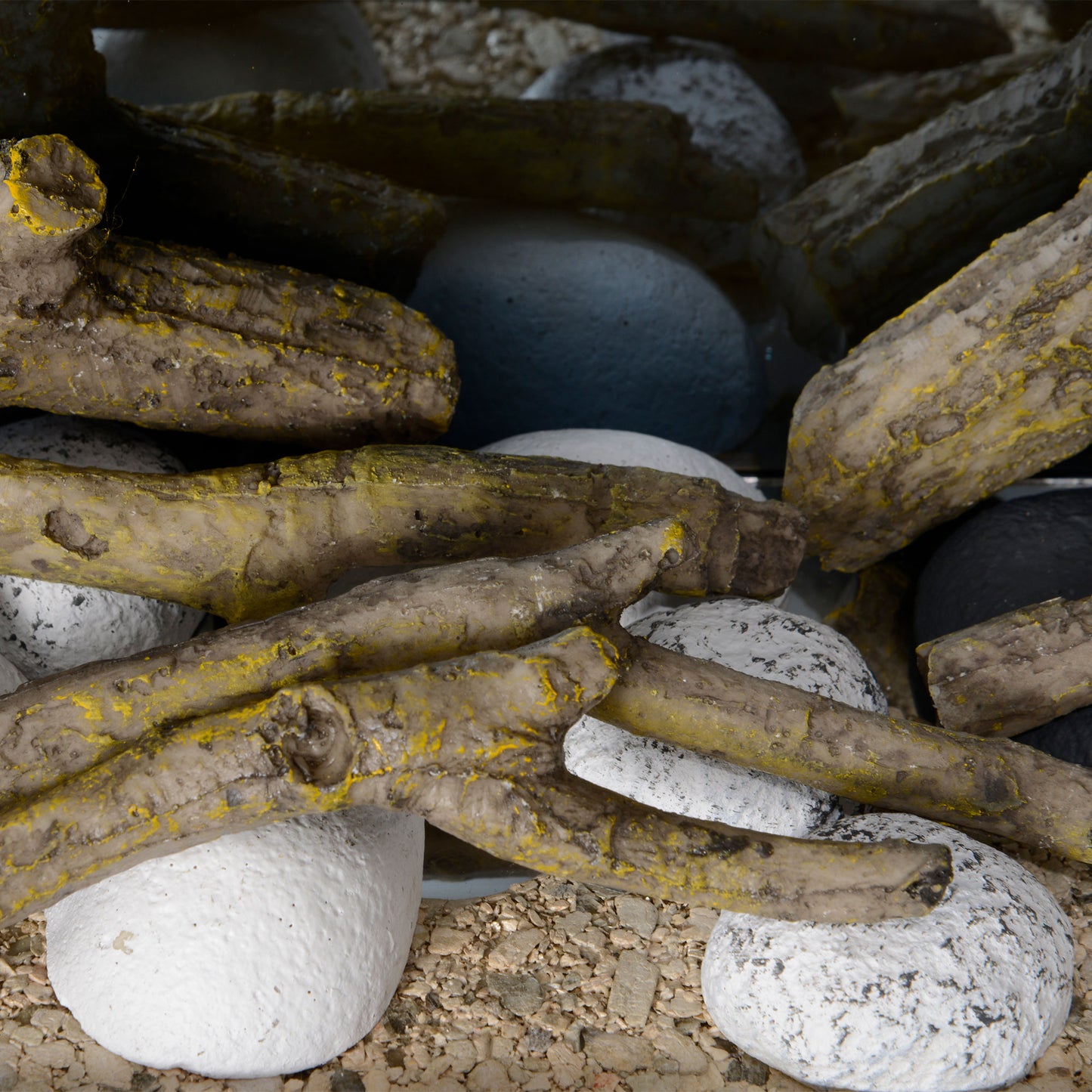 HOMCOM 47inch / 120cm Electric Fireplace Wall Mounted, Freestanding, Glass Electric Fire Suite with Mantel