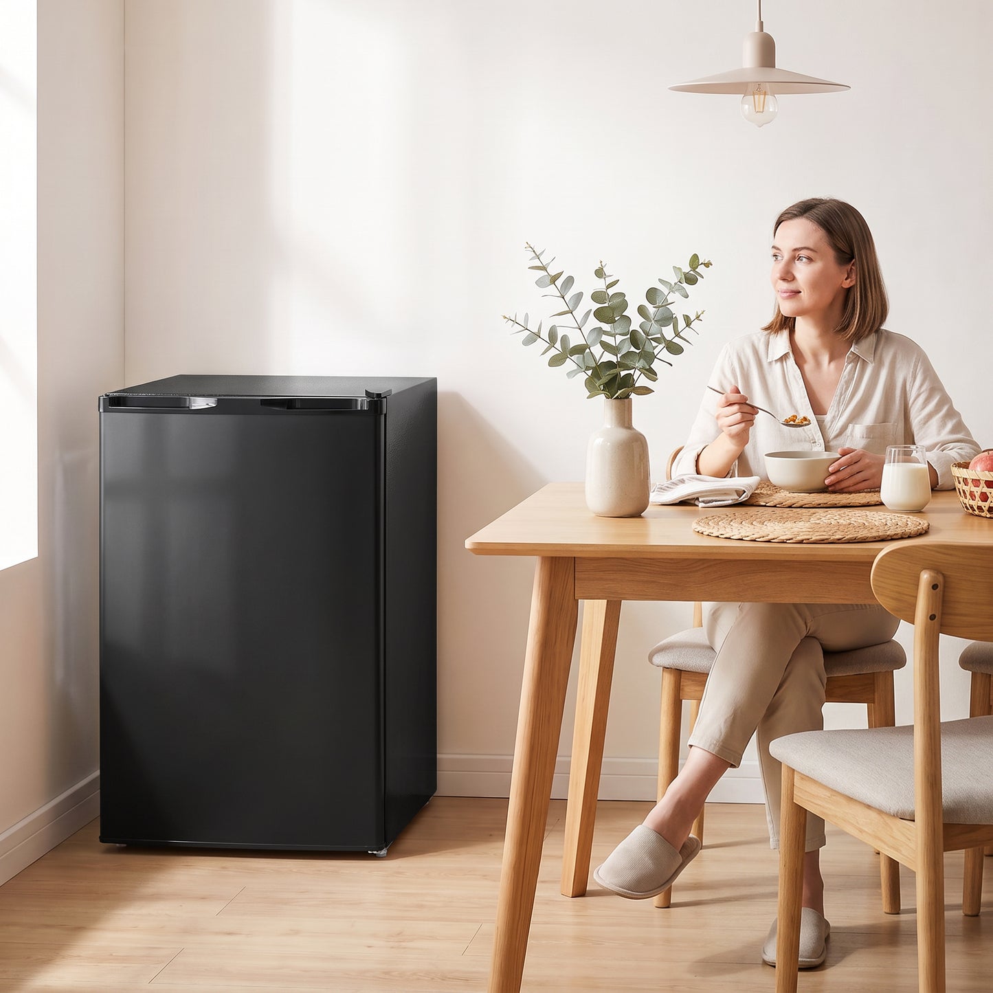 HOMCOM 85L Mini Freezer Countertop, Compact Freestanding Upright Freezer with Reversible Door, Removable Glass Shelves, Black