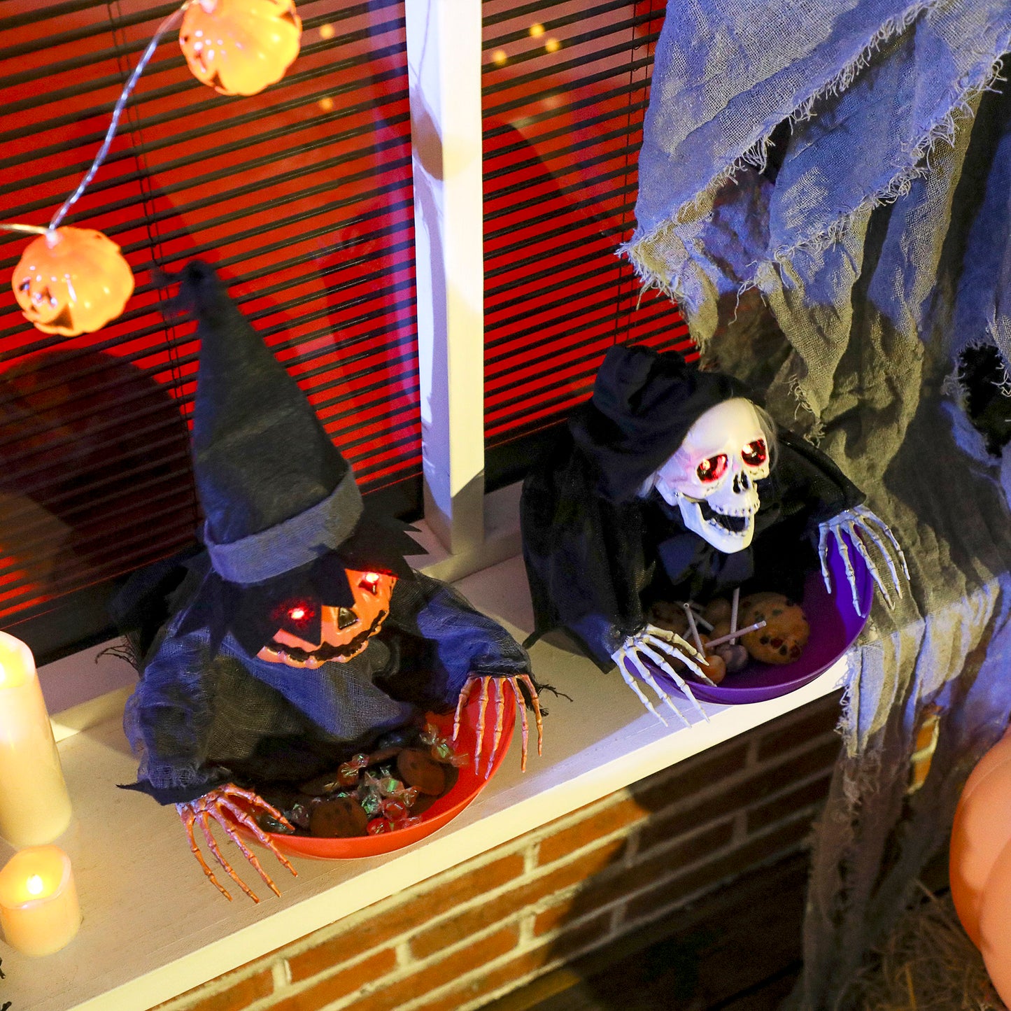 Outsunny 2pcs Animated Halloween Skull Bowl with LED Eyes, Moving Body, Creepy Sound, Skeleton Ghost Candy Dish for Party Decoration