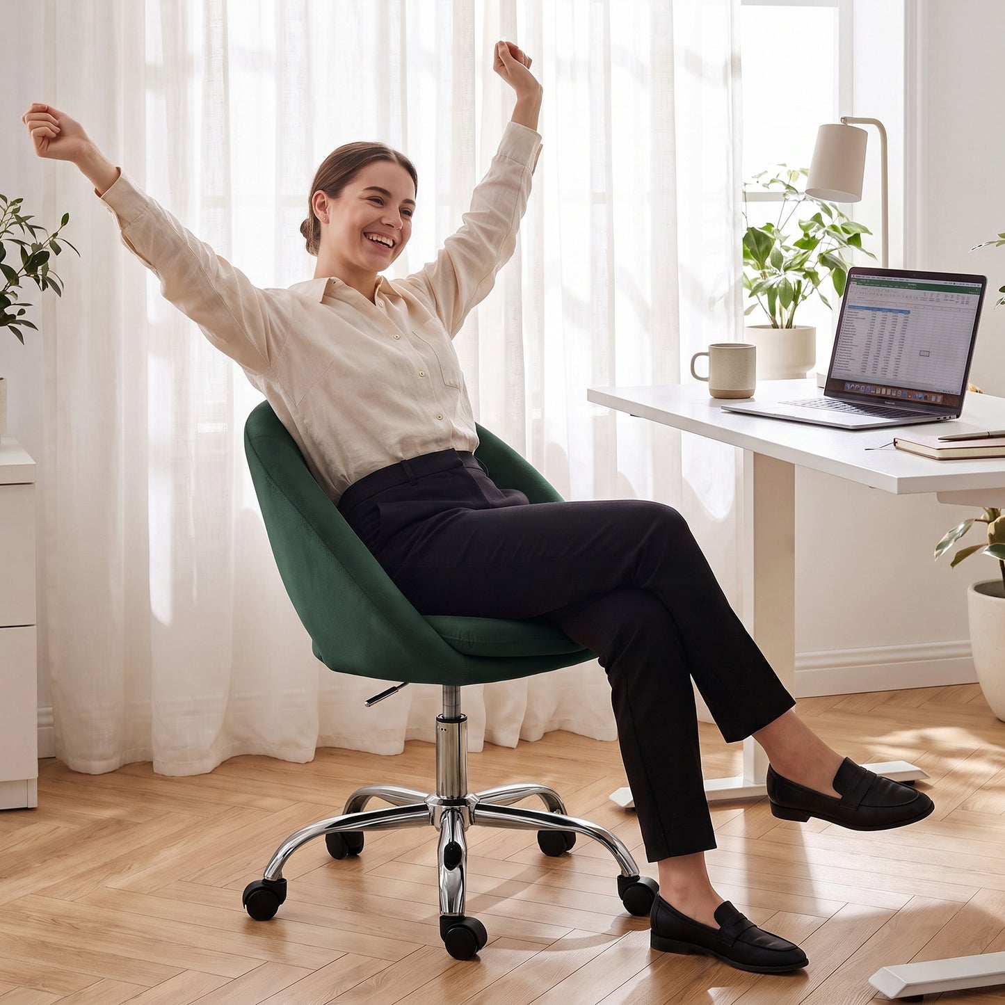 HOMCOM Velvet Desk Chair, Modern Office Chair with Height-Adjustable, Wheels, for Home Study Bedroom, Dark Green