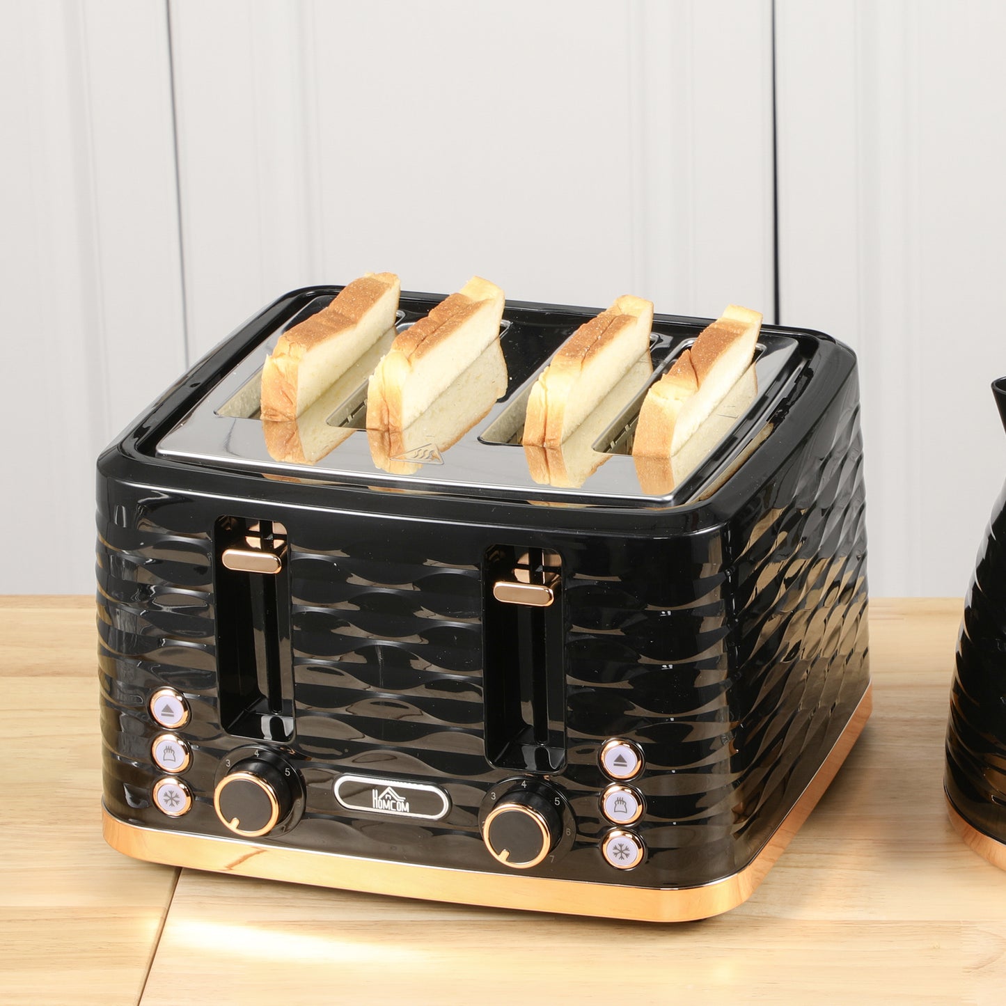 HOMCOM Four-Slice Rippled Toaster - Black