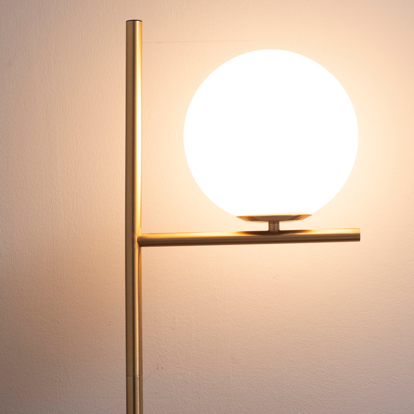 HOMCOM Modern Floor Lamp Metal Frame Sphere Light w/ Pedal Switch Unique Standing Beautiful Furnishing for Home Office Living Room, Gold Reading Land