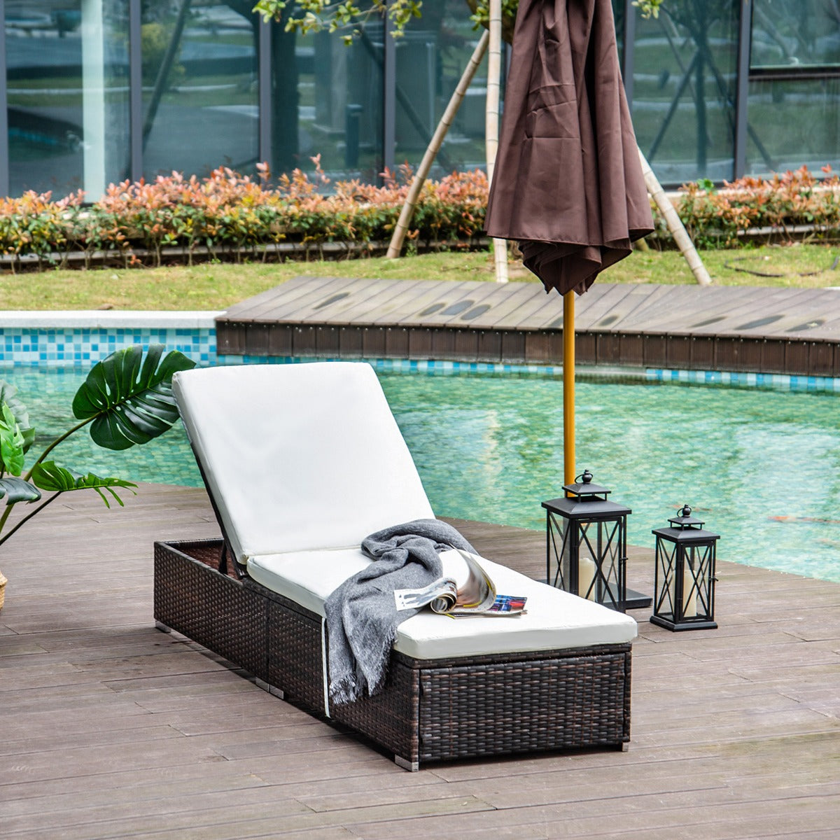 Outsunny Rattan Sun Lounger with Cushion-Brown