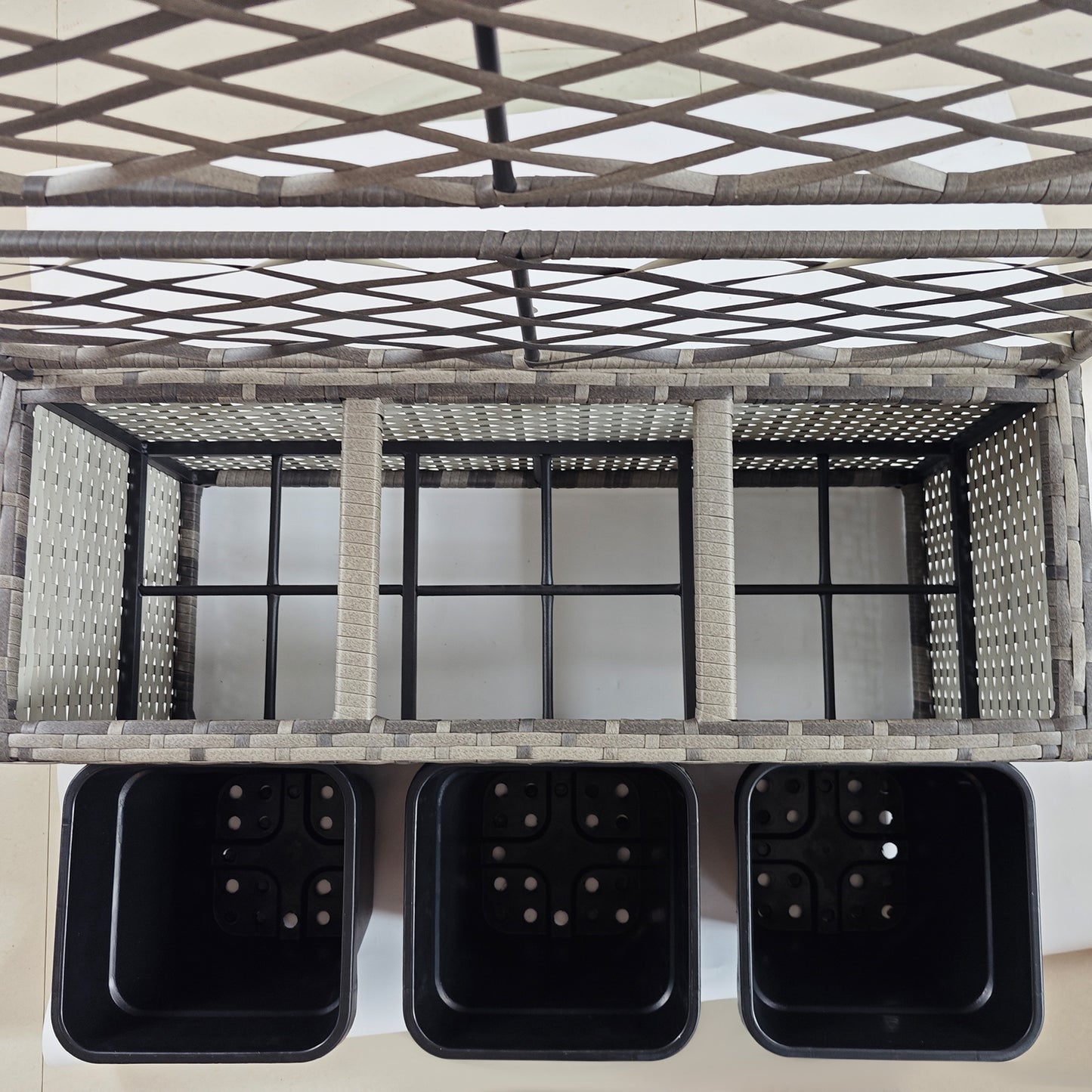 Outsunny 33L Garden PE Rattan Planter w/ Trellis, Free Standing Flower Raised Bed, Garden Planter for Climbing Plants, 84 x 30 x 107cm, Light Grey