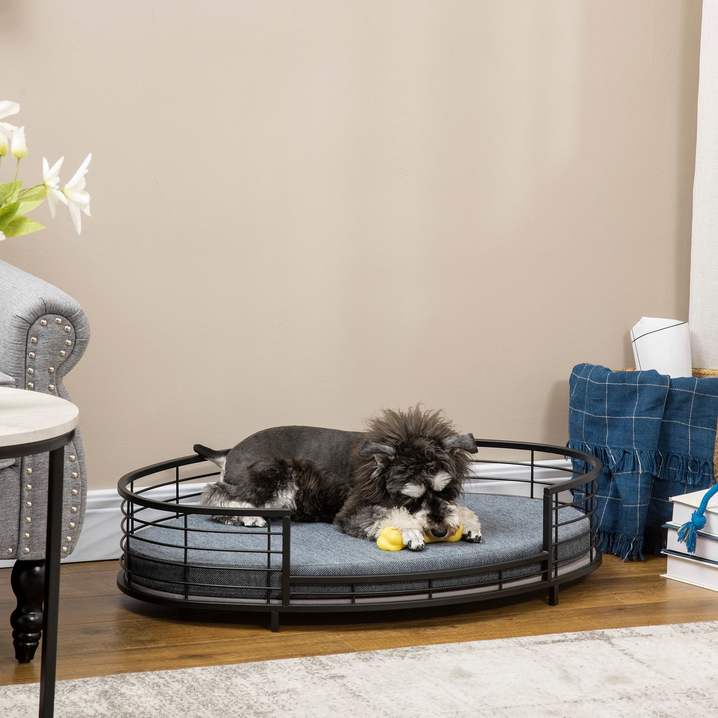 Round metal shop dog bed