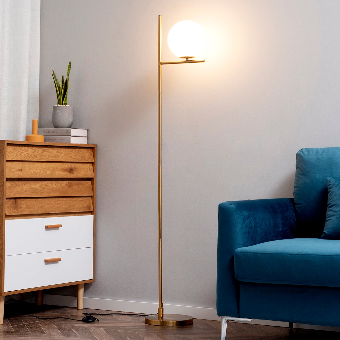 HOMCOM Modern Floor Lamp Metal Frame Sphere Light w/ Pedal Switch Unique Standing Beautiful Furnishing for Home Office Living Room, Gold Reading Land