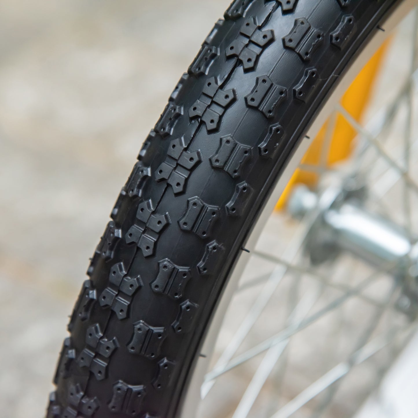 HOMCOM Kids Kick Scooter Teen Ride On Children Scooter with Adjustable Handlebar 2 Brakes Basket Cupholder Mudguard 16" Inflatable Rubber Tyres for 5-12 years old Orange w/ Wheel Brake