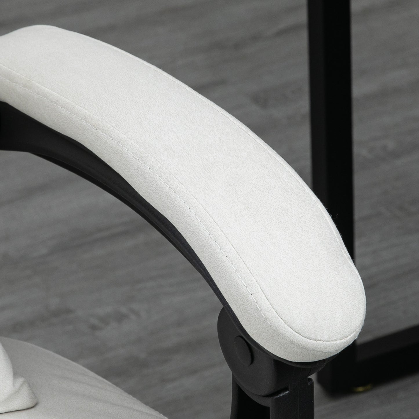 Vinsetto Office Chair Ergonomic Desk Chair with 6Point Vibration Massage and Lumbar Heating Computer Chair with Lumbar Support Pillow 155° Reclining Back and Footrest Cream White