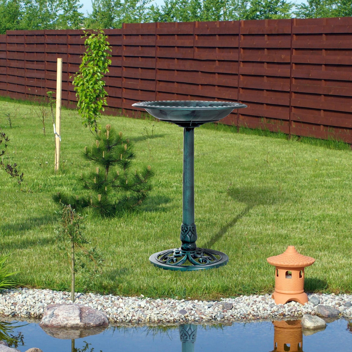 Outsunny Garden Bird Bath Outdoor Decrative Garden Feeder Stand with Scalloplike Pattern TimeWorn Finish 50cm Green