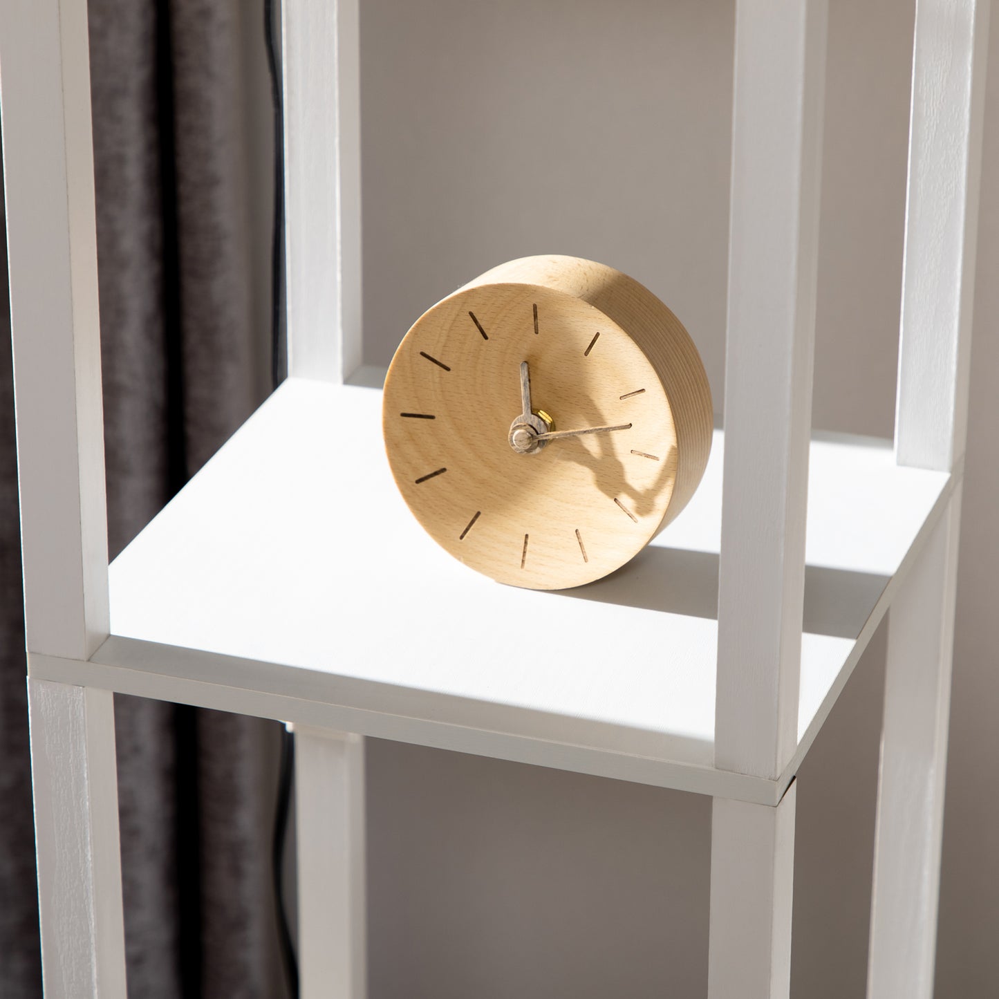 HOMCOM Modern Shelf Floor Lamp with Dual Ambient Light, Standing Lamp Living Room, Bedroom, 156cm, White